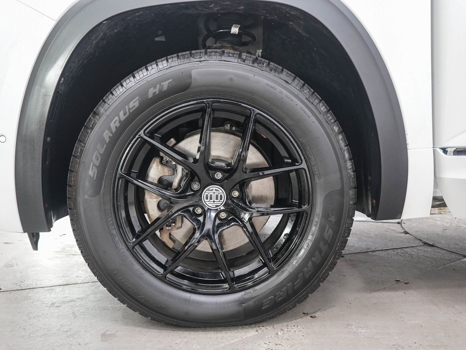 Used 2023 Volkswagen Atlas SEL Premium AWD/4WD image 31