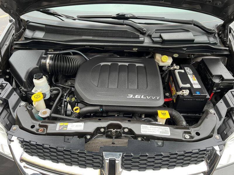 Used 2017 Dodge Grand Caravan SE FWD image 53