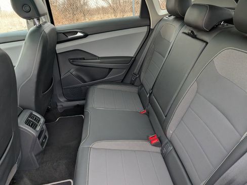 Used 2023 Volkswagen Taos SE image 18