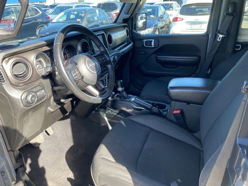 Used 2018 Jeep Wrangler Sport image 11