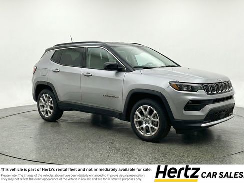 Used 2025 Jeep Compass Limited image 1