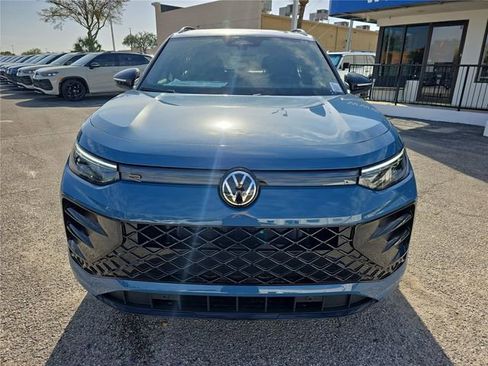 New 2026 Volkswagen Tiguan SE R-Line image 8