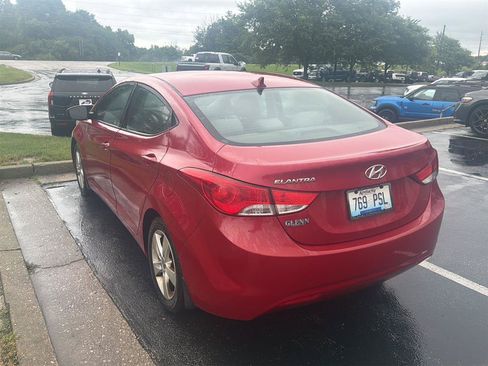 Used 2013 Hyundai Elantra GLS w/ Preferred Pkg FWD image 2