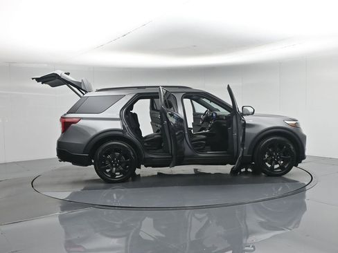 Certified 2023 Ford Explorer ST-Line w/ Class IV Trailer Tow Package RWD image 5
