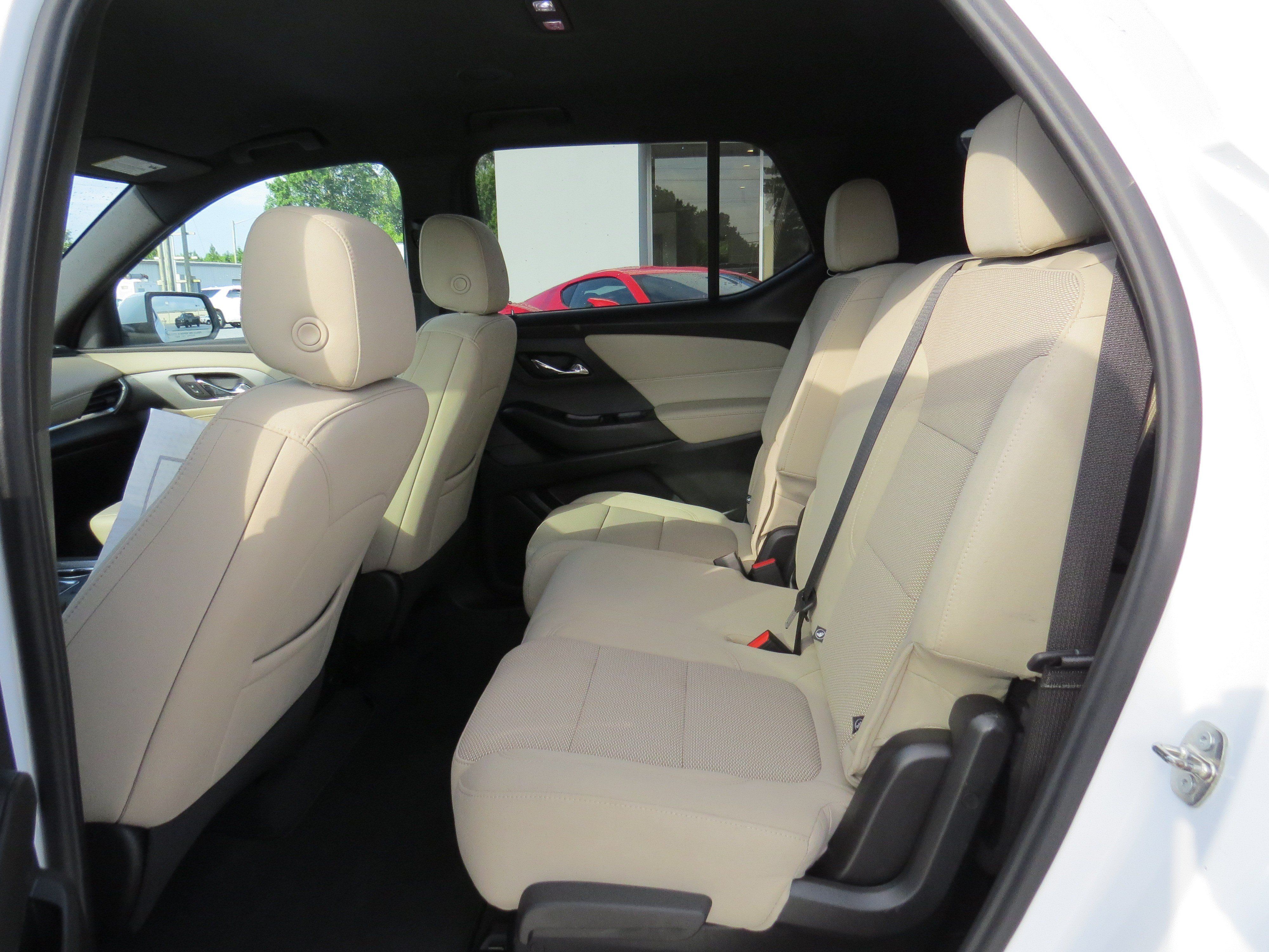 Used 2023 Chevrolet Traverse LS AWD/4WD image 12