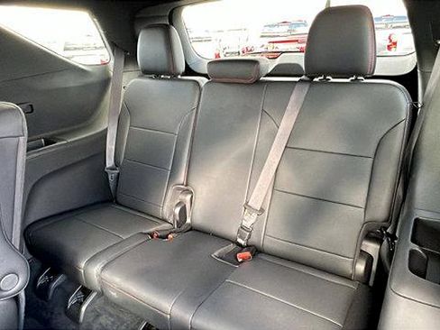 Certified 2025 Chevrolet Traverse Z71 w/ Enhanced Driving Package image 12