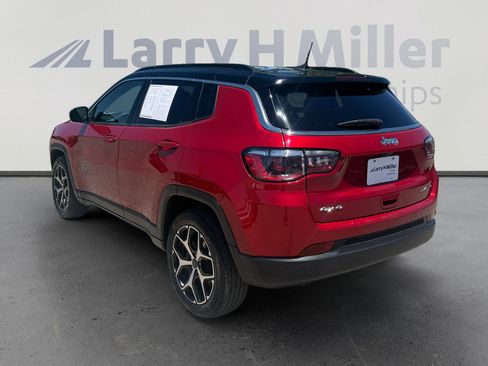 Certified 2025 Jeep Compass Limited AWD/4WD image 3