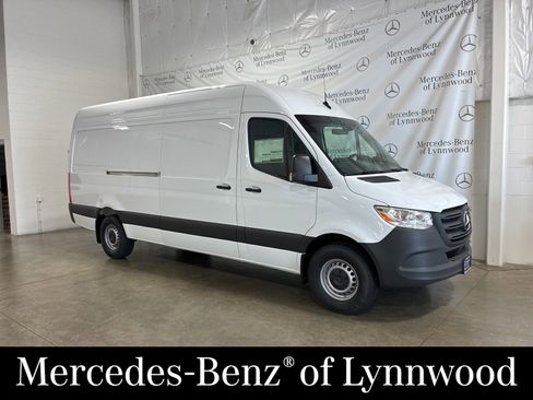 New 2025 Mercedes-Benz Sprinter 2500 image 1