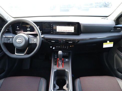 New 2025 Nissan Kicks SR image 25