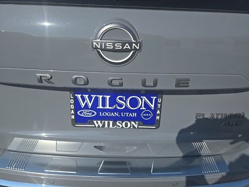 Used 2024 Nissan Rogue Platinum AWD/4WD image 44