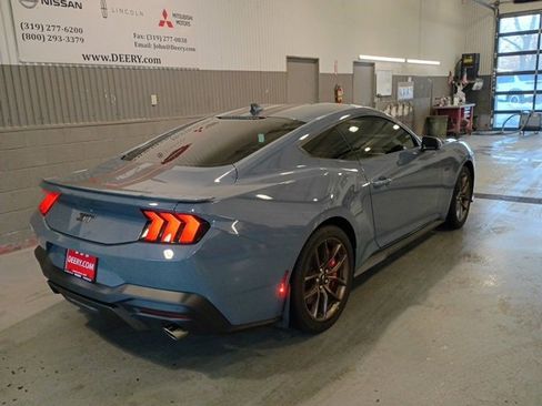 Used 2024 Ford Mustang GT Premium image 3