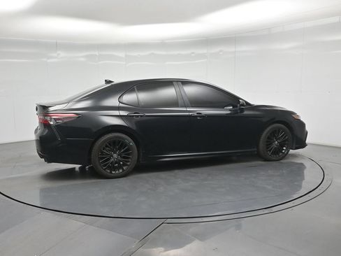 Used 2021 Toyota Camry SE w/ Convenience Package FWD image 4