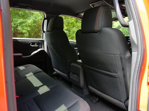 Used 2025 Nissan Frontier Pro-X RWD image 33