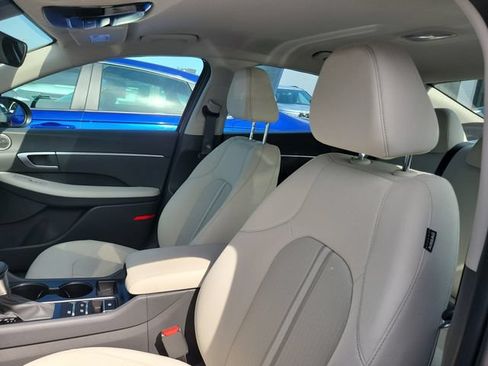 Used 2025 Hyundai Sonata SE FWD image 8