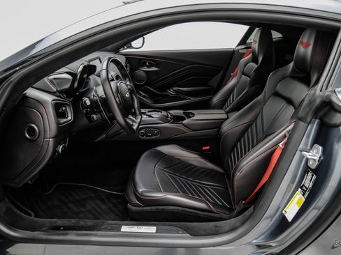 Used 2023 Aston Martin V12 Vantage RWD image 41