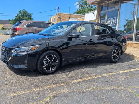 Used 2025 Nissan Sentra SV w/ Trunk Package FWD image 3