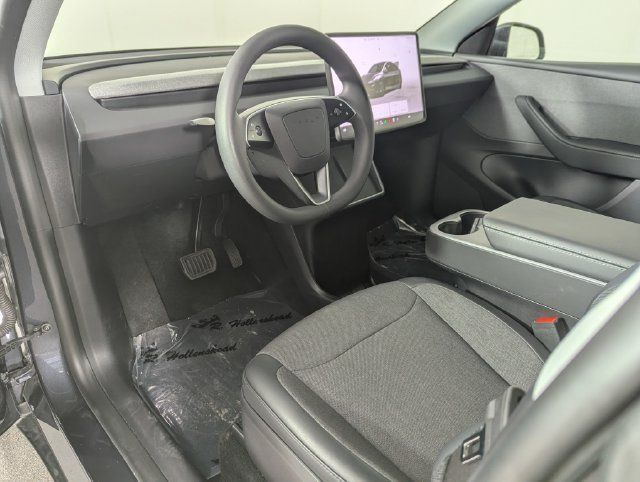 Used 2026 Tesla Model Y 2WD image 15