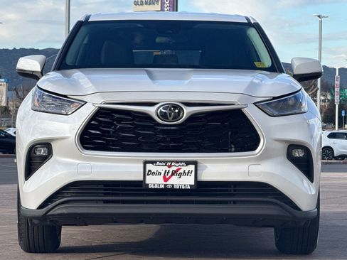 Certified 2023 Toyota Highlander LE image 11