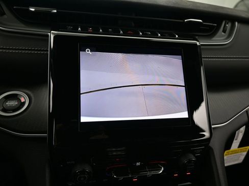 Used 2024 Jeep Grand Cherokee Laredo X image 21