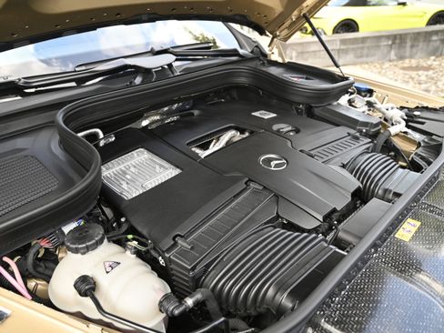 Used 2023 Mercedes-Benz Maybach GLS 600 4MATIC image 71