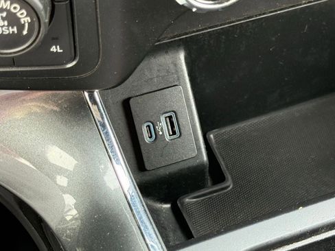 Certified 2022 Ford F150 XLT w/ Equipment Group 302A High image 33