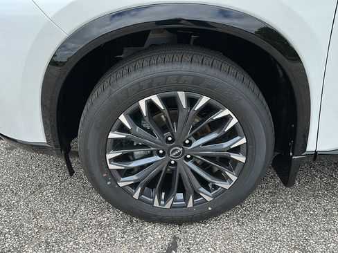 New 2025 Nissan Rogue Platinum image 10