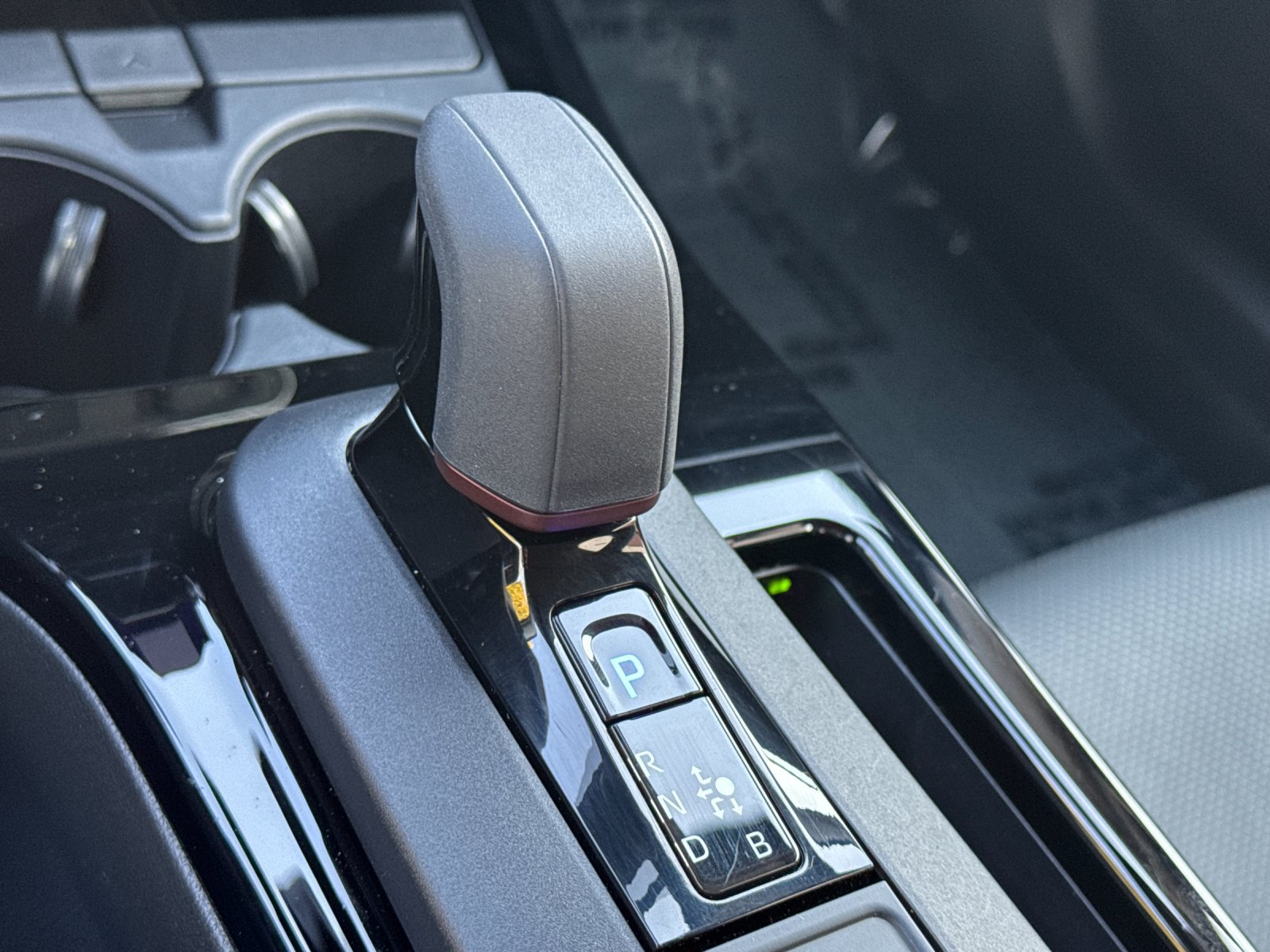 Used 2025 Toyota Prius Plug-In Hybrid FWD image 22