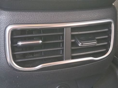 Used 2023 Hyundai Santa Fe SEL AWD/4WD image 11