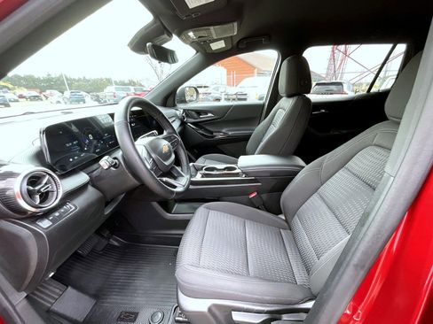 Certified 2025 Chevrolet Equinox LT w/ Safety and Technology Package image 10