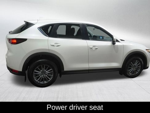 Used 2017 MAZDA CX-5 Touring image 4