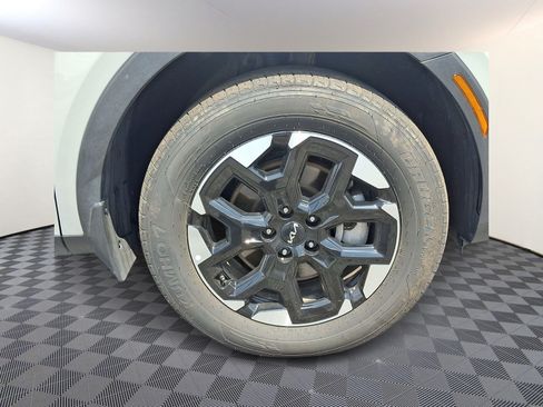 Used 2025 Kia Sorento S AWD/4WD image 7