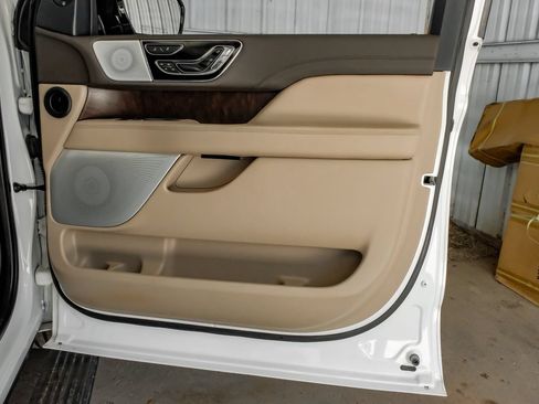 Used 2023 Lincoln Navigator L Reserve AWD/4WD image 46