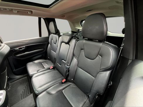 Used 2020 Volvo XC90 T5 Momentum FWD image 22