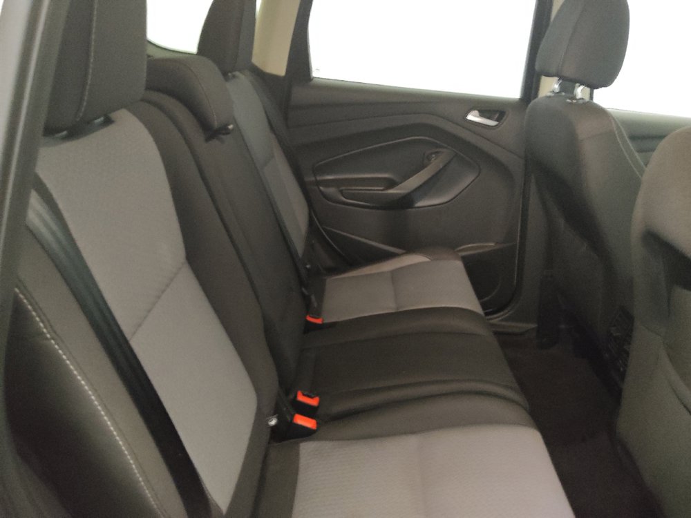 Used 2017 Ford Escape SE w/ SE Cold Weather Package AWD/4WD image 19
