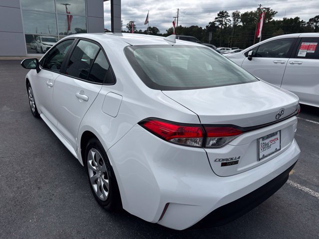 Used 2026 Toyota Corolla LE FWD image 4