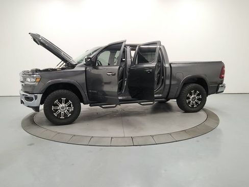 Used 2019 RAM 1500 Laramie AWD/4WD image 13