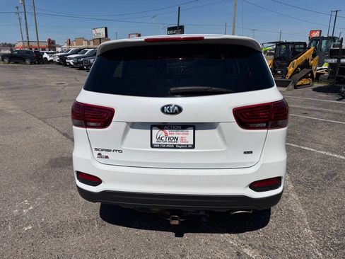 Used 2019 Kia Sorento AWD image 4