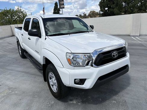 Used 2015 Toyota Tacoma PreRunner w/ SR5 Package image 42