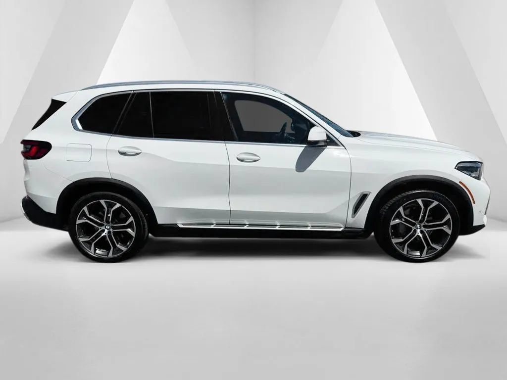 Used 2022 BMW X5 xDrive40i w/ Premium Package AWD/4WD image 8