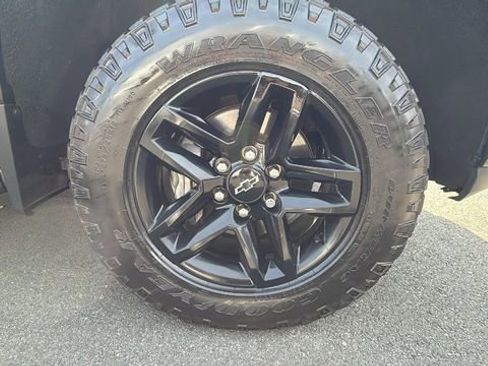 Certified 2019 Chevrolet Silverado 1500 LT Trail Boss AWD/4WD image 9