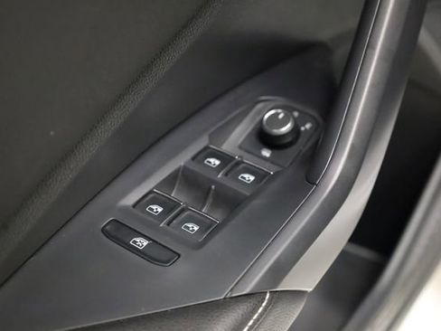 Used 2025 Volkswagen Jetta Sport FWD image 18