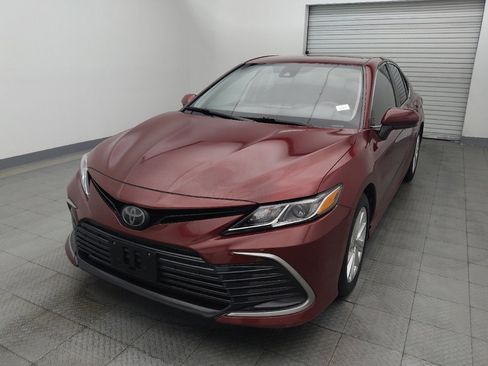 Used 2021 Toyota Camry LE image 15