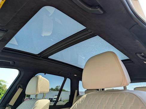 Used 2022 BMW X5 M50i w/ Executive Package AWD/4WD image 17