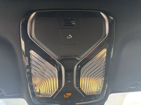 Used 2020 BMW 740i w/ Luxury Rear Seating Package image 19