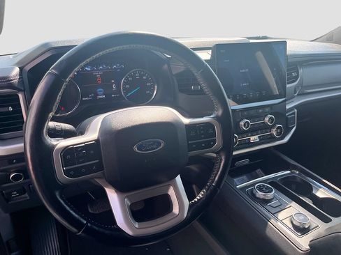 Used 2024 Ford Expedition XLT AWD/4WD image 11