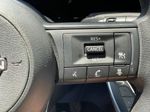 Certified 2025 Nissan Kicks SV AWD/4WD image 19