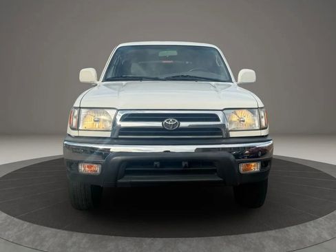 Used 2000 Toyota 4Runner SR5 image 2