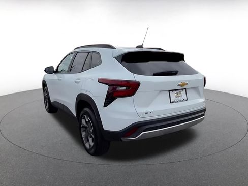 Used 2025 Chevrolet Trax LT image 11