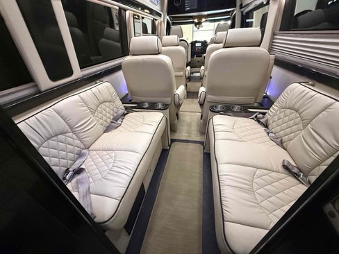 Used 2017 Mercedes-Benz Sprinter 3500 image 5