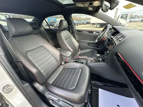 Used 2017 Volkswagen Jetta GLI image 31